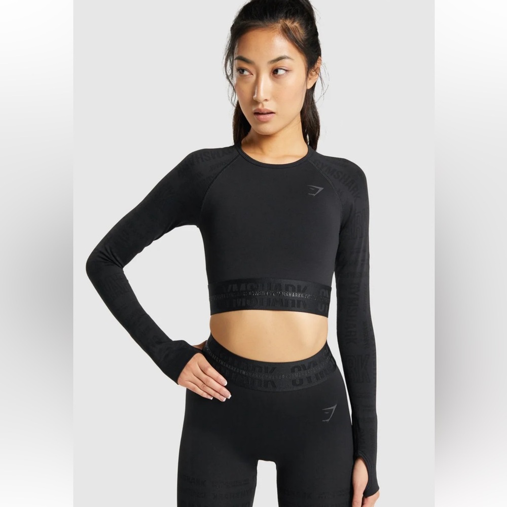 Gymshark Vision Long Sleeve Crop Top in Black, Size M